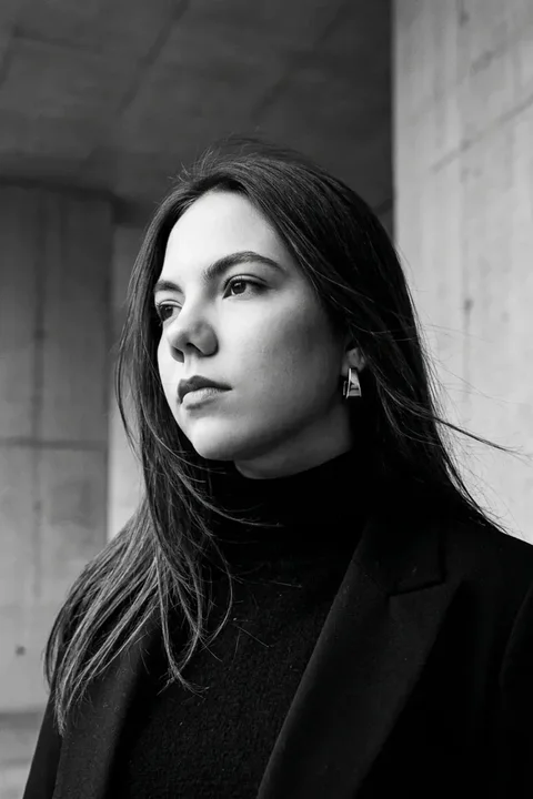 Образ Monochrome Wind Portrait